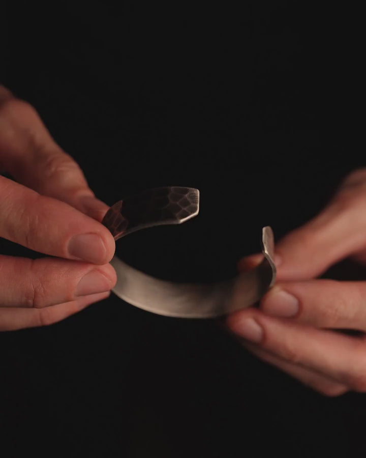 Silver bangle INDEPENDENCE