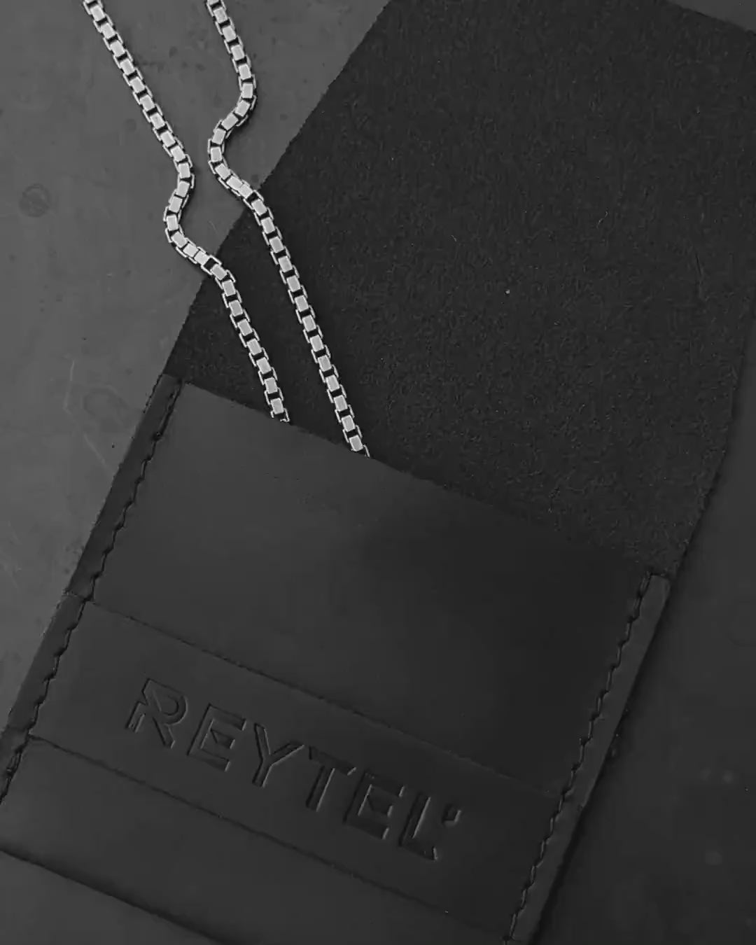 Ciondolo in argento CROCE CELTICA - SPADA