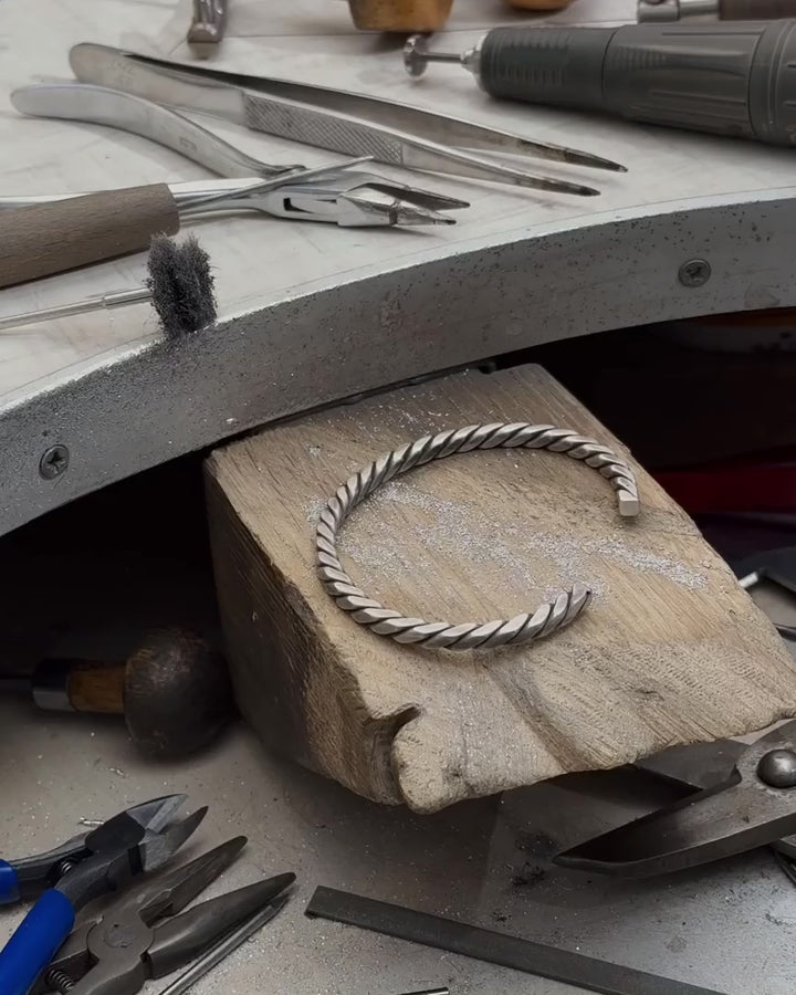 Silver bangle SOFORT