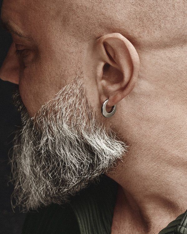 Boucle d'oreille simple en argent LUNNITSA