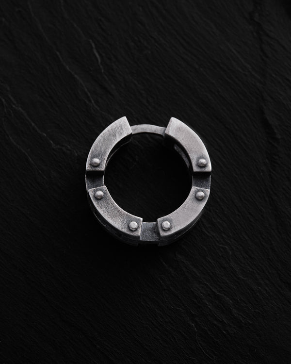 Orecchino singolo in argento SONRAI