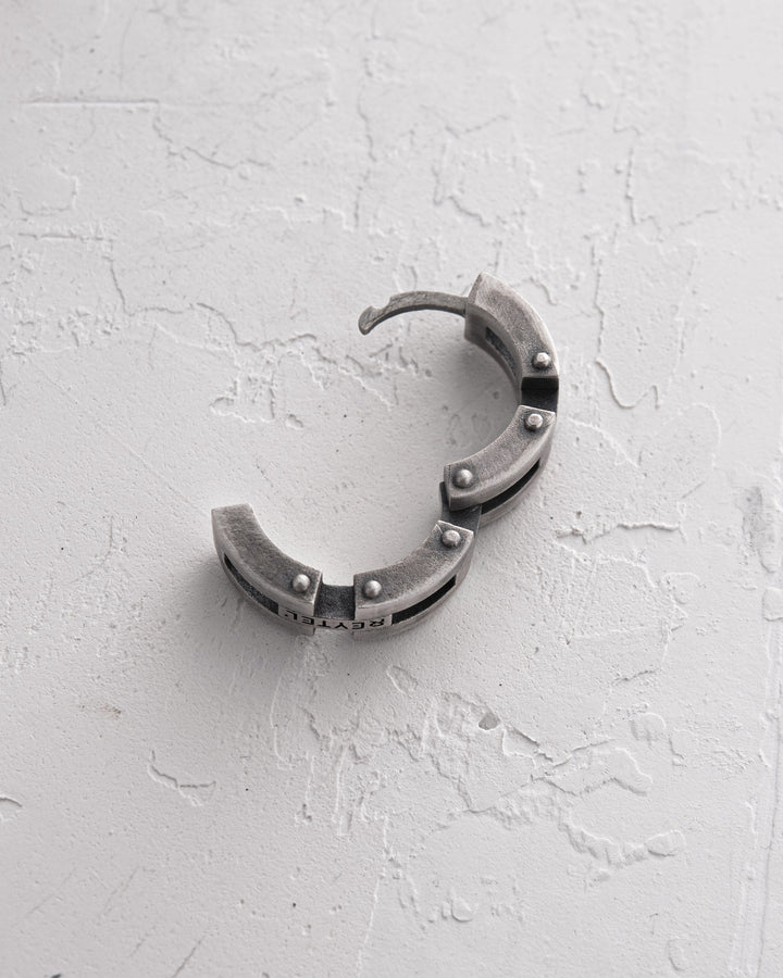 Boucle d'oreille unique en argent SONRAI