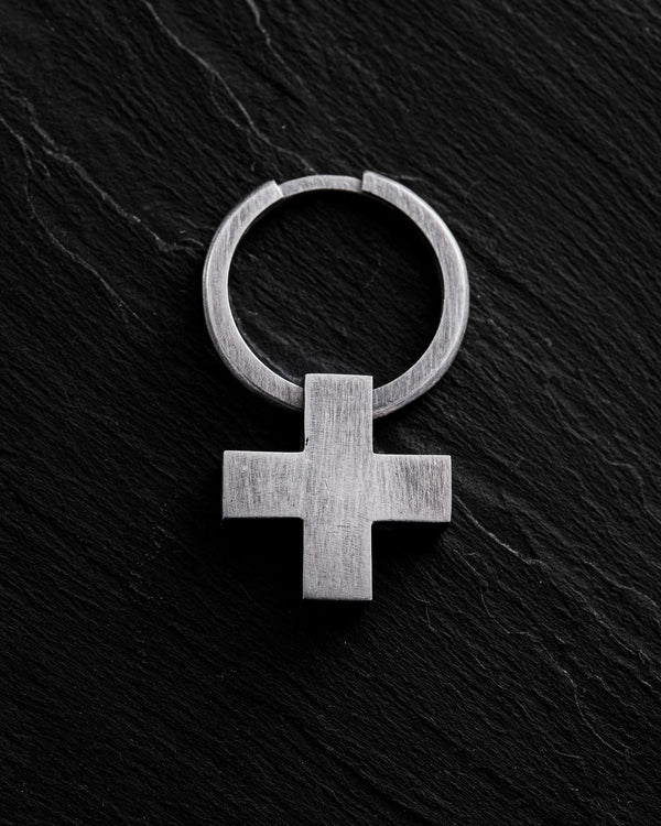 Silver single earring VERITAS