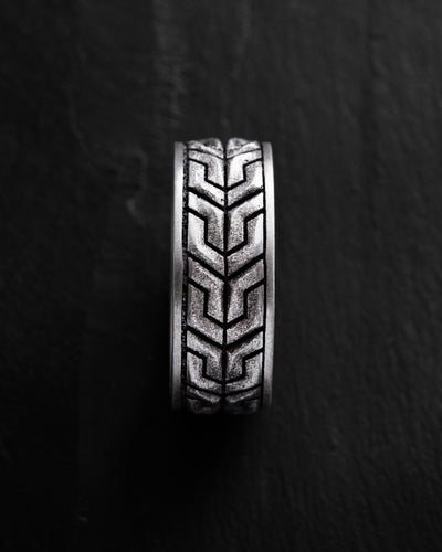 Silver ring UMBREYTING