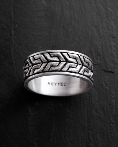 Silver ring UMBREYTING