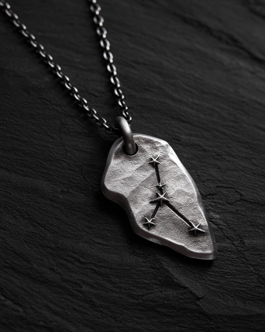 Pendentif en argent CONSTELLATION DU CANCER sur une chaîne