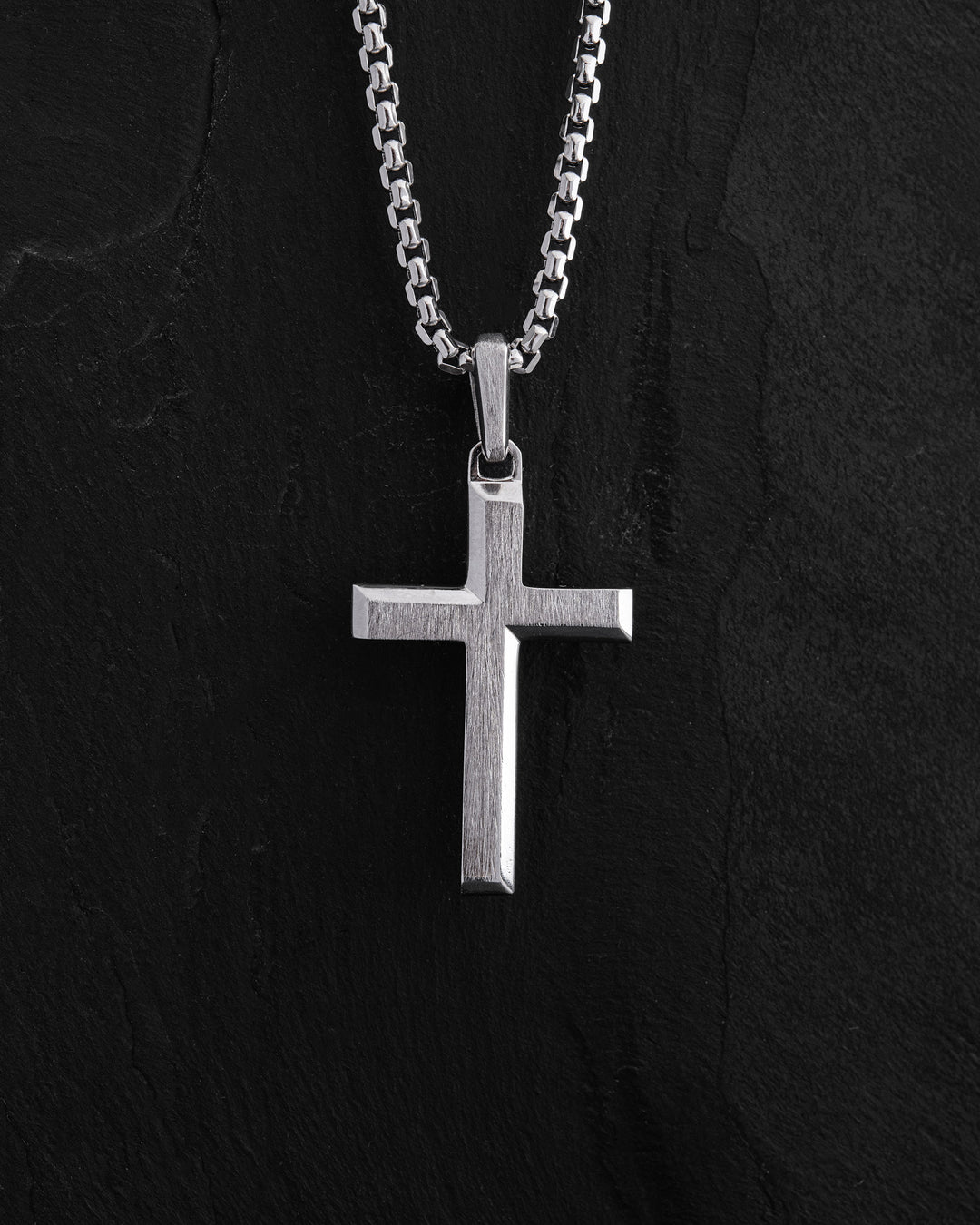 Croix REDEEMER en or blanc 14 carats