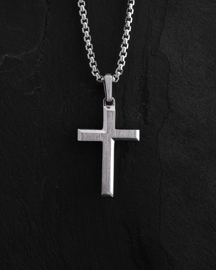 Croix REDEEMER en or blanc 14 carats