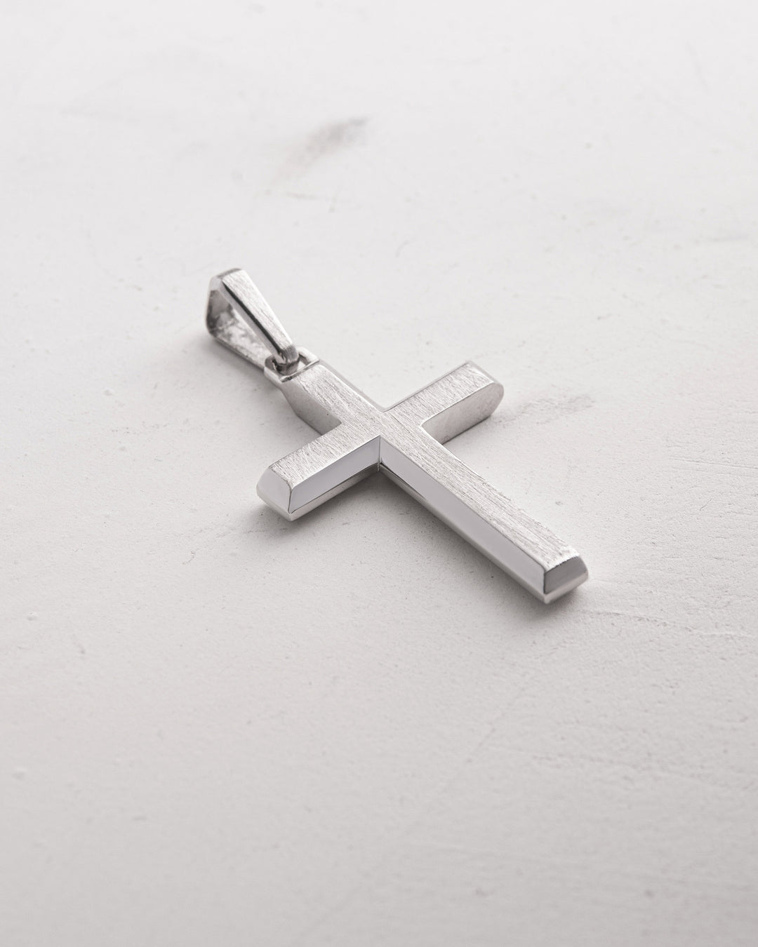 Croix REDEEMER en or blanc 14 carats