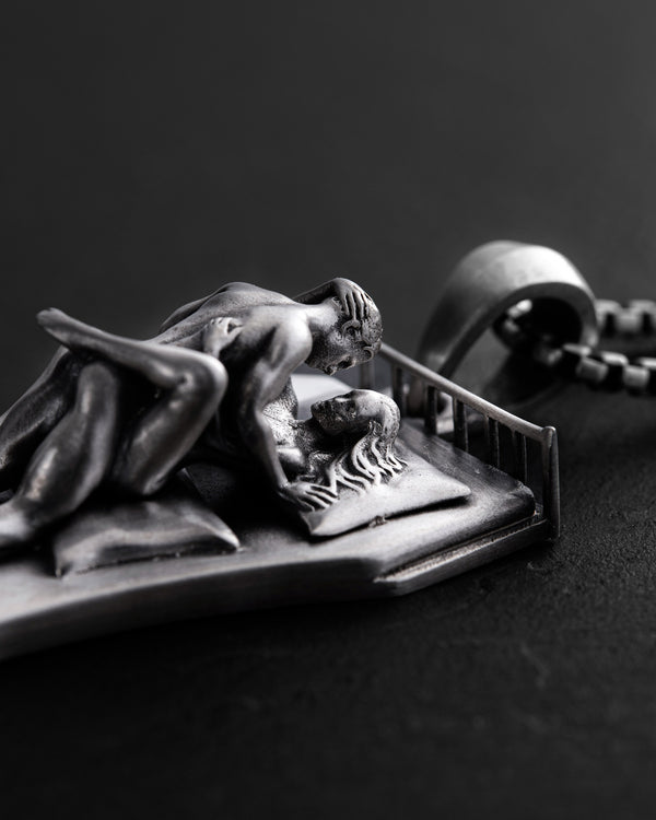 Silver pendant IN BED