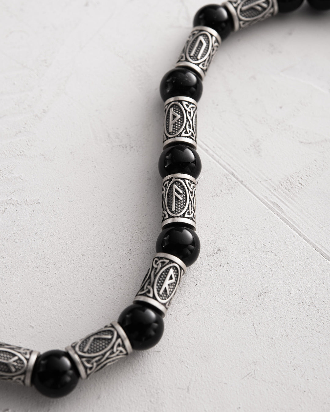 Bracelet homme RUNES (argent, milanais, onyx)