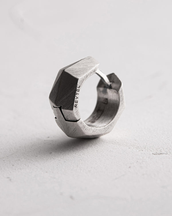 Orecchino singolo in argento FACETS