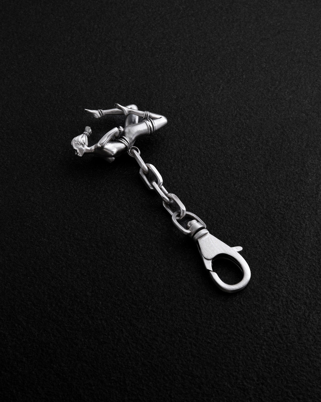 Silver keychain SHIBARI – INVERTED SUSPENSION