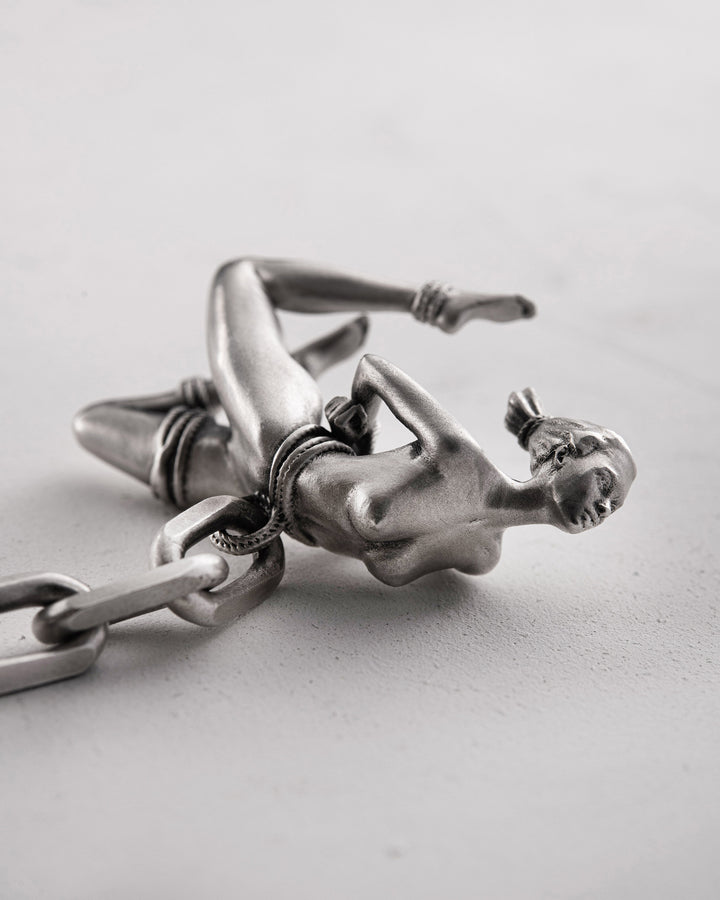 Silver keychain SHIBARI – INVERTED SUSPENSION