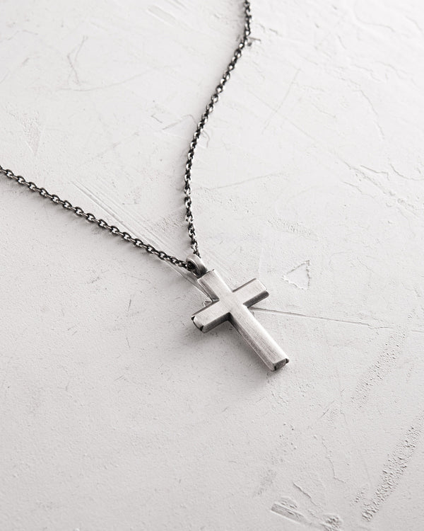 Croce d'argento su catena VÉRITÉ