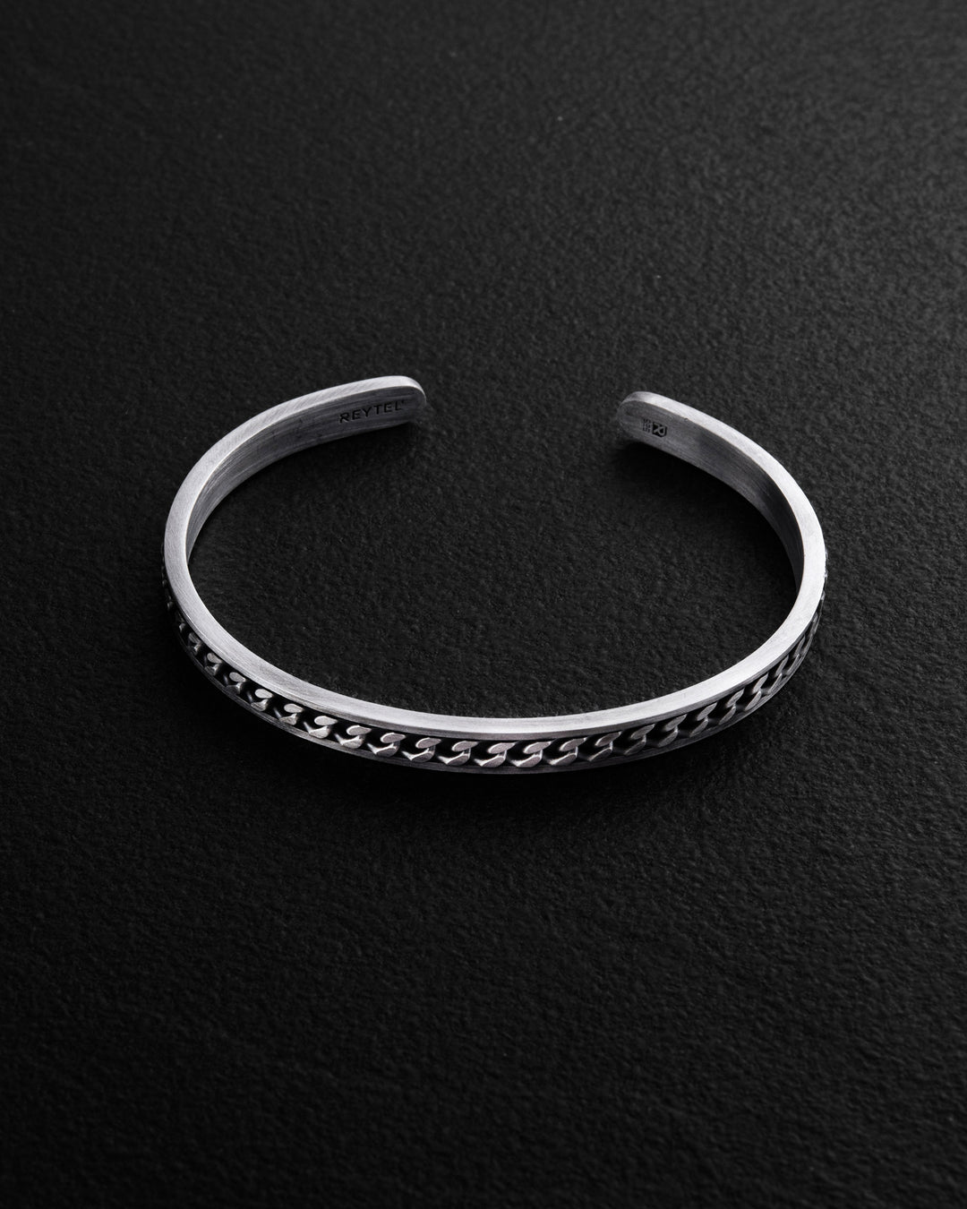 Silver bangle VIRTUS