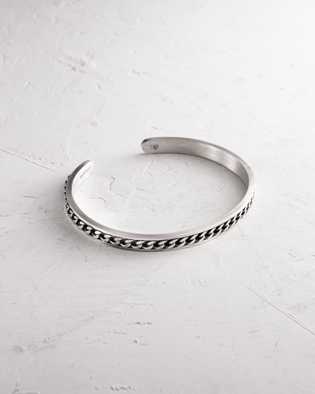 Silver bangle VIRTUS