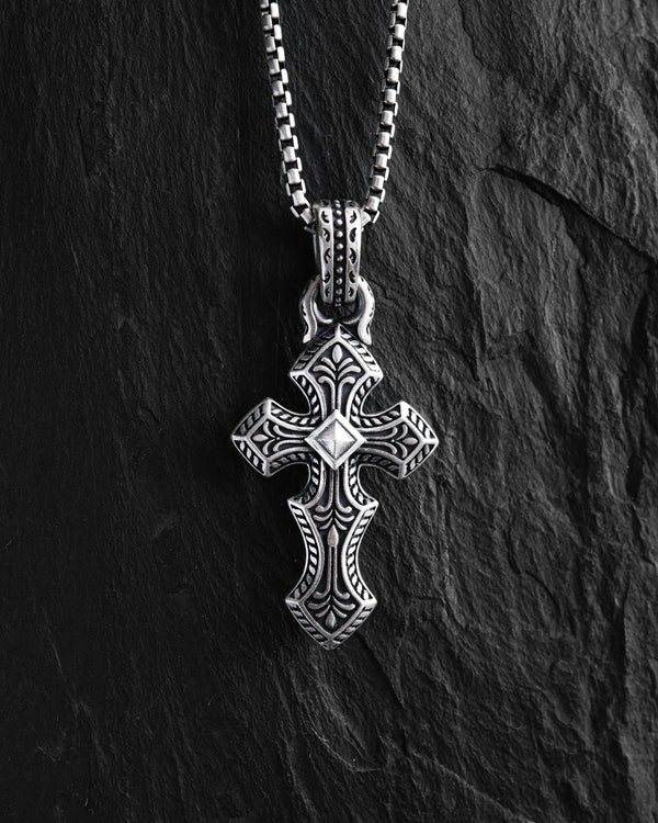 Silver cross INITIUM ET FINIS