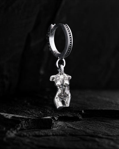 Boucle d'oreille unique en argent VENUSTAS