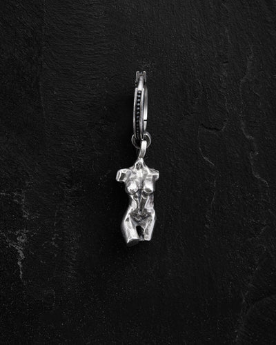Boucle d'oreille unique en argent VENUSTAS