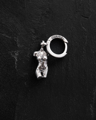 Boucle d'oreille unique en argent VENUSTAS