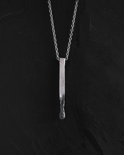 Pendentif en argent IGNITE avec chaîne