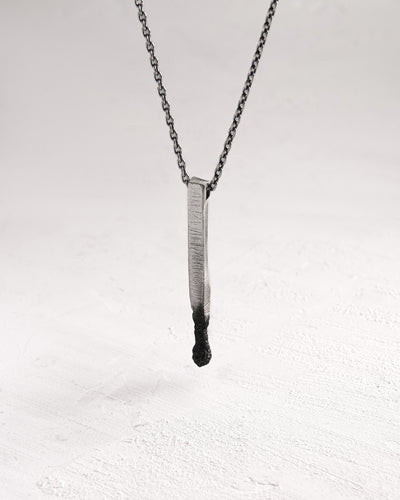 Pendentif en argent IGNITE avec chaîne