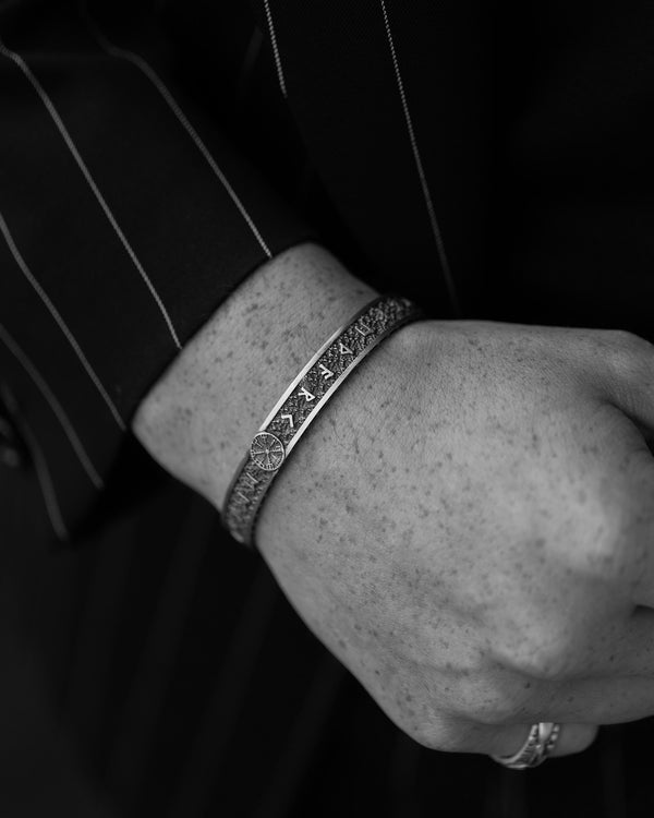 Bracelet en argent VEGVISIR AVEC RUNES