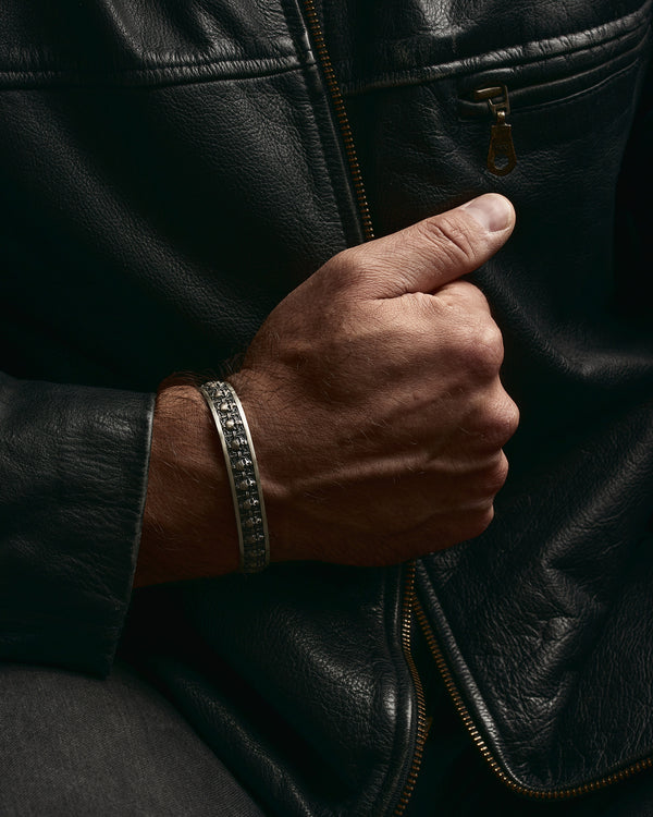 43520ad73bc32dd244624d6100e06ef9