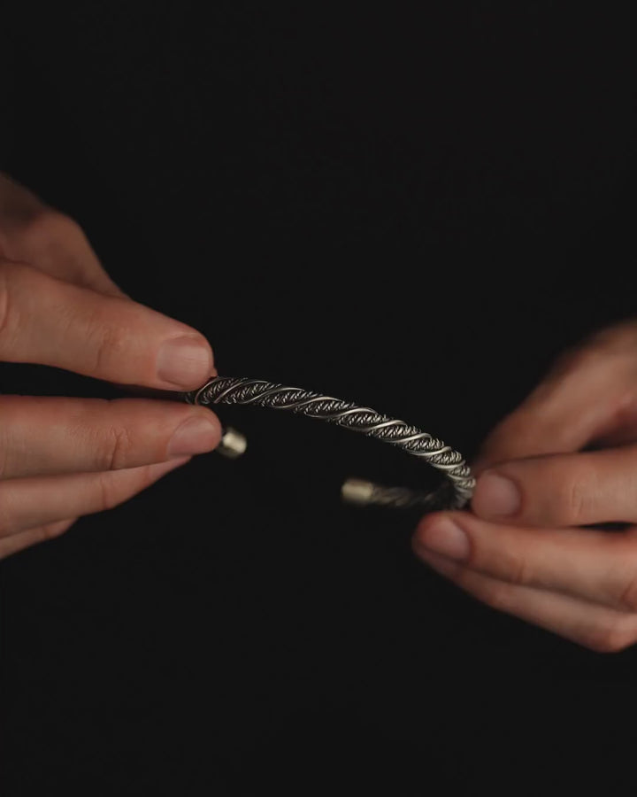 Silver bangle TOUW