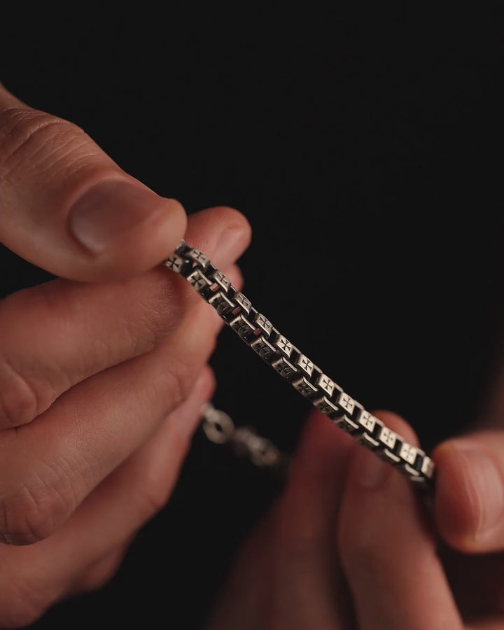 Bracelet en argent CROIX DE MALTE