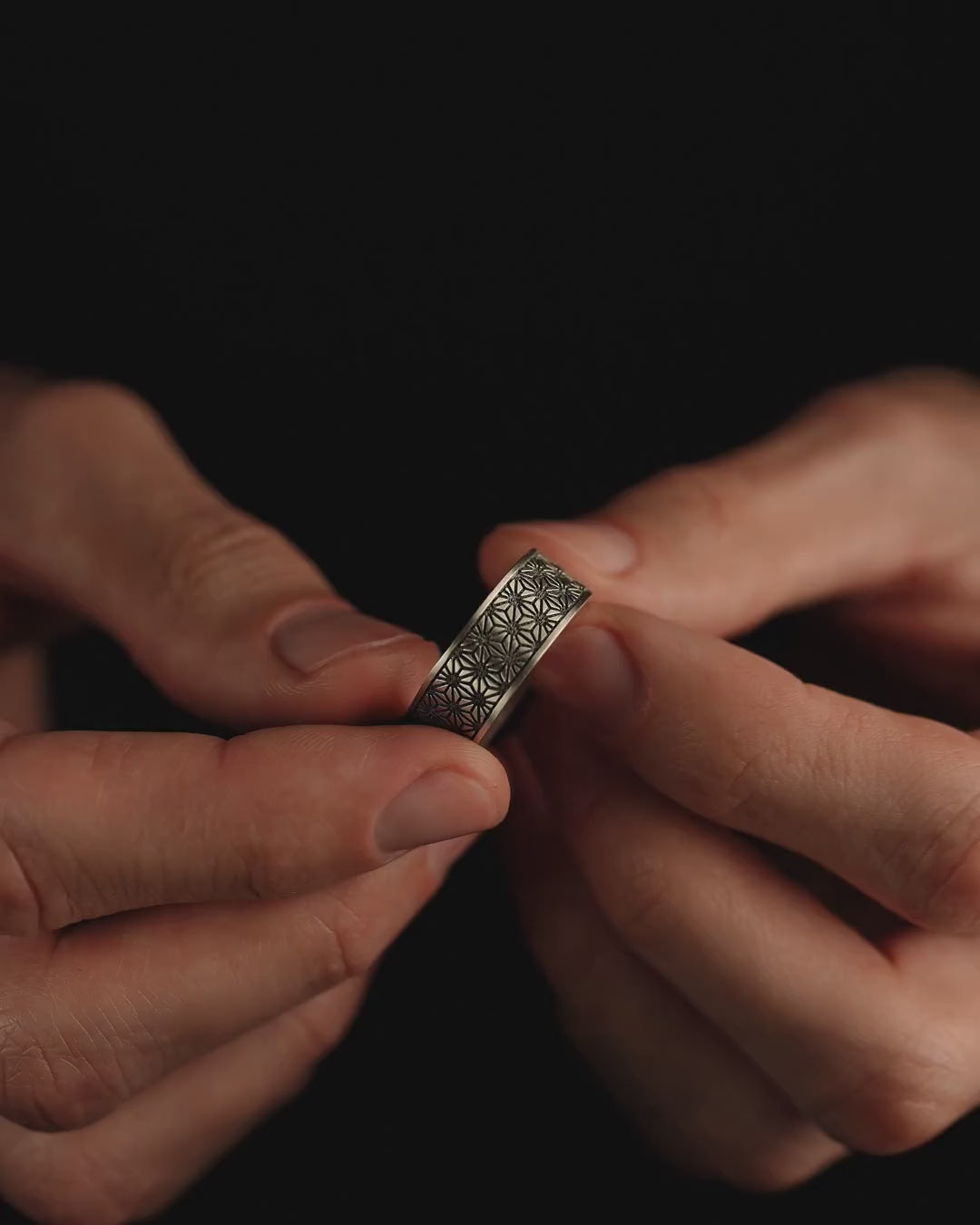 Silver ring HIPNOTIC