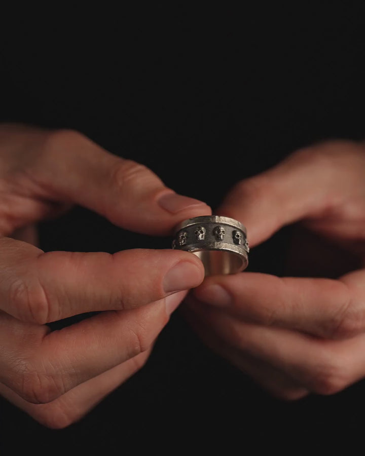 Silver ring ETERNAL DANCE